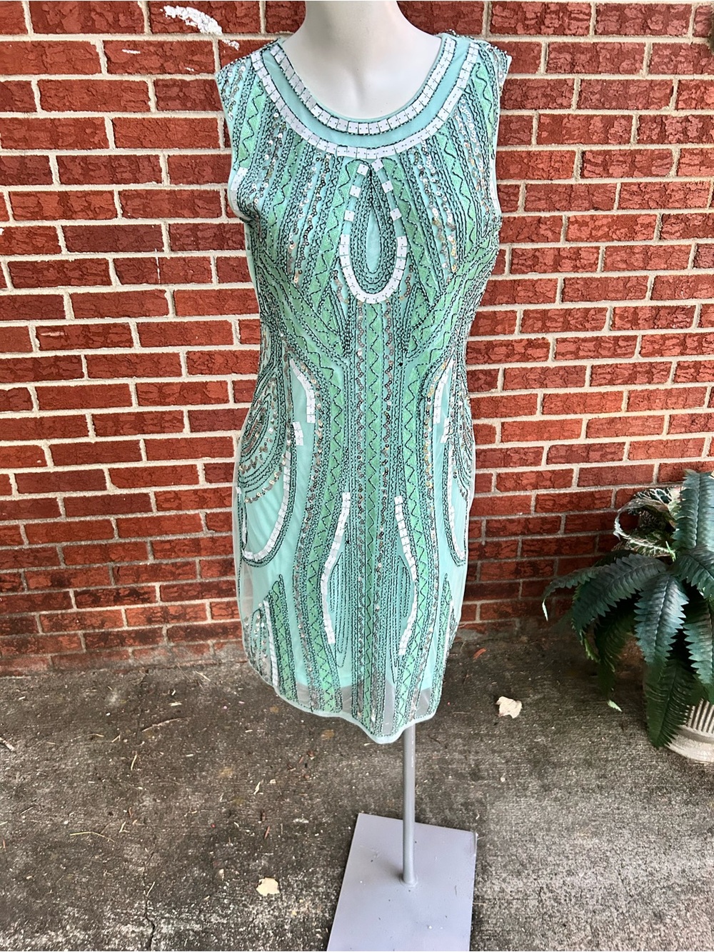 Verty, mint green beaded sleeveless dress , juniors Size large 0-2,